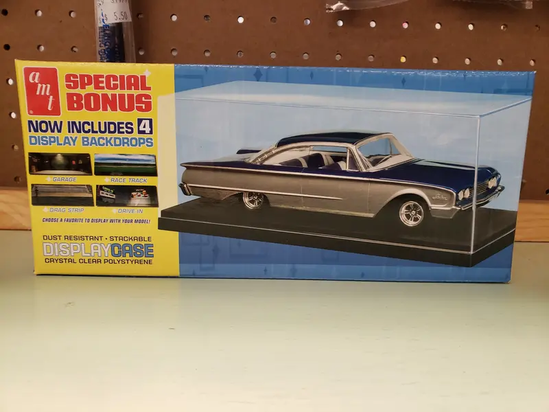 1/25 Display Case 1