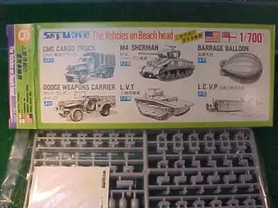 1/700 Skywave Kit: Vehcles On Beach Head Set: C-9 1