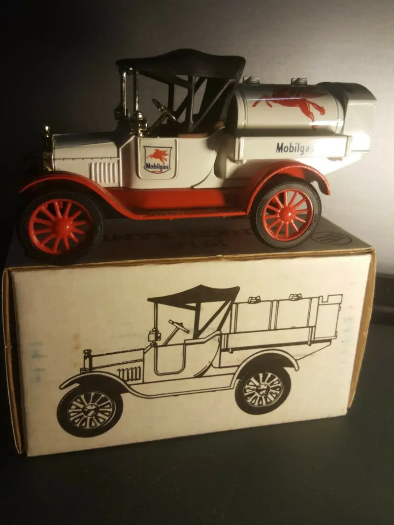 1918 Tanker Mobil (Piggy Bank) 1