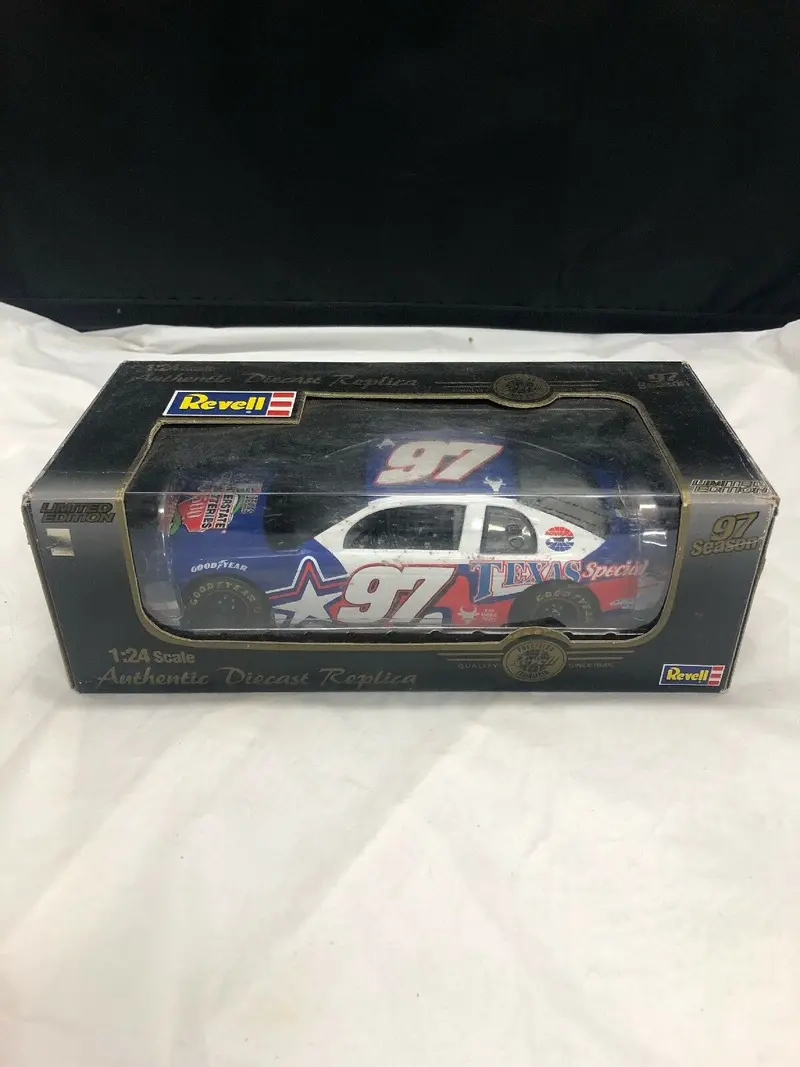 1997 Revell Texas Special Interstate Batteries 500 1:24 Scale 97 Season 1
