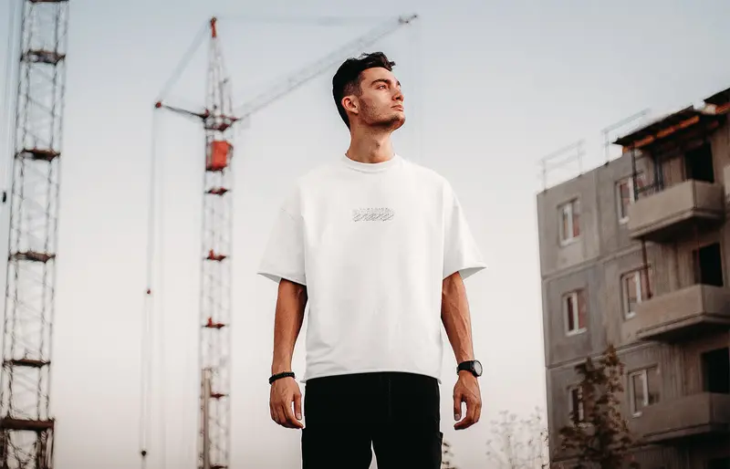 Boosted Engines ''Brand Logo'' Männer Oversized T-Shirt 3