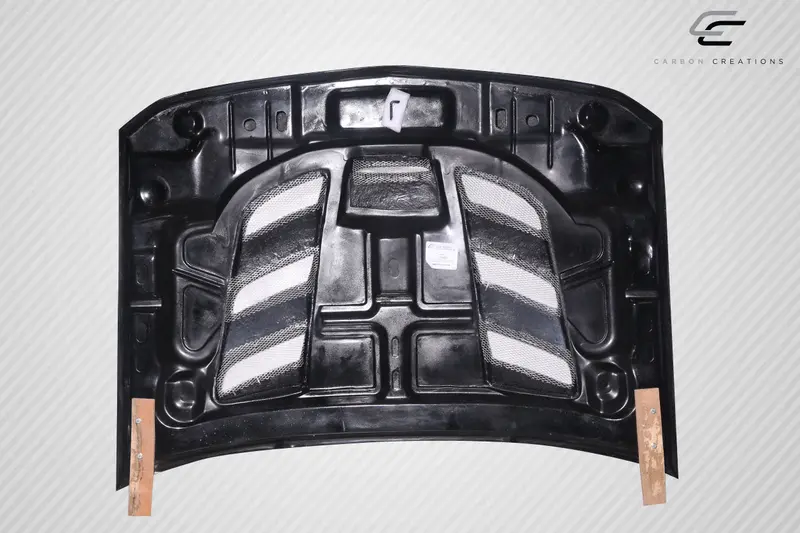 Carbon Creations 07-13 Chevry Silverado Carbon Fiber Viper Type Hood 2