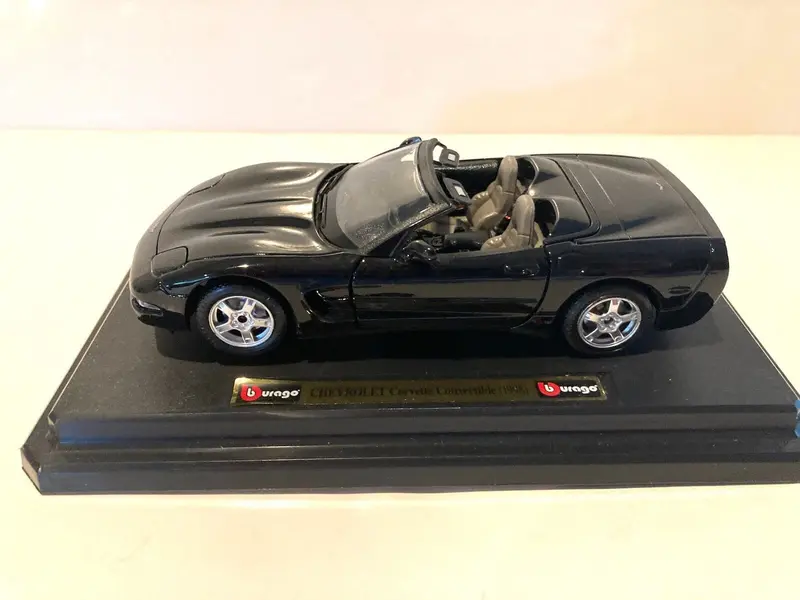 Chevrolet Corvette Convertible 1998- 1/24 Scale 1