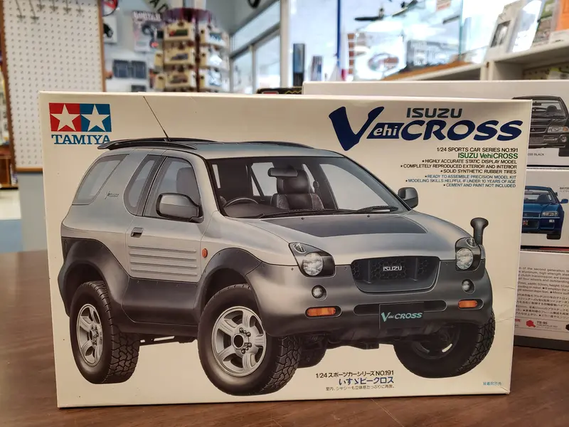 Isuzu Vehicross 1/24 Kit 1