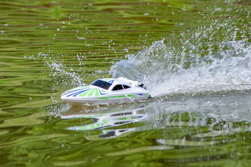 Lightwave 400Bl Rtr Boat 1