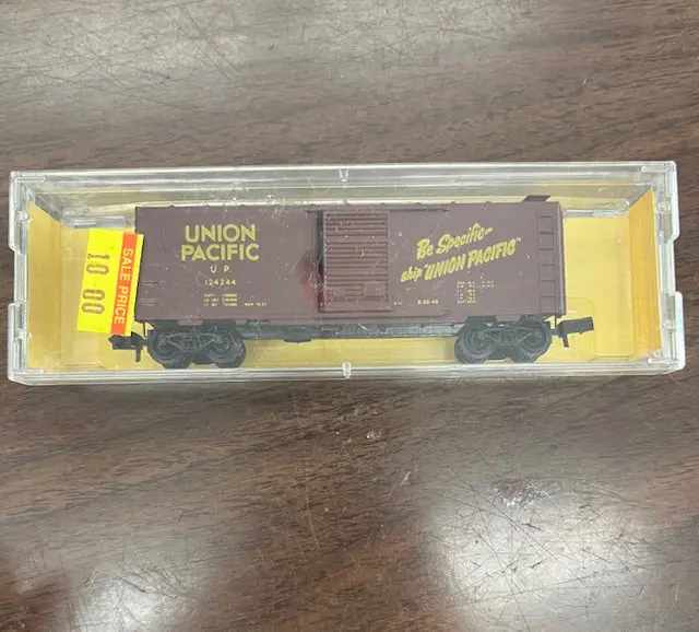 N Scale-  Union Pacific "Be Specific" (Standard Boxcar Single Door) W/ Rapido-Type Coupler 1