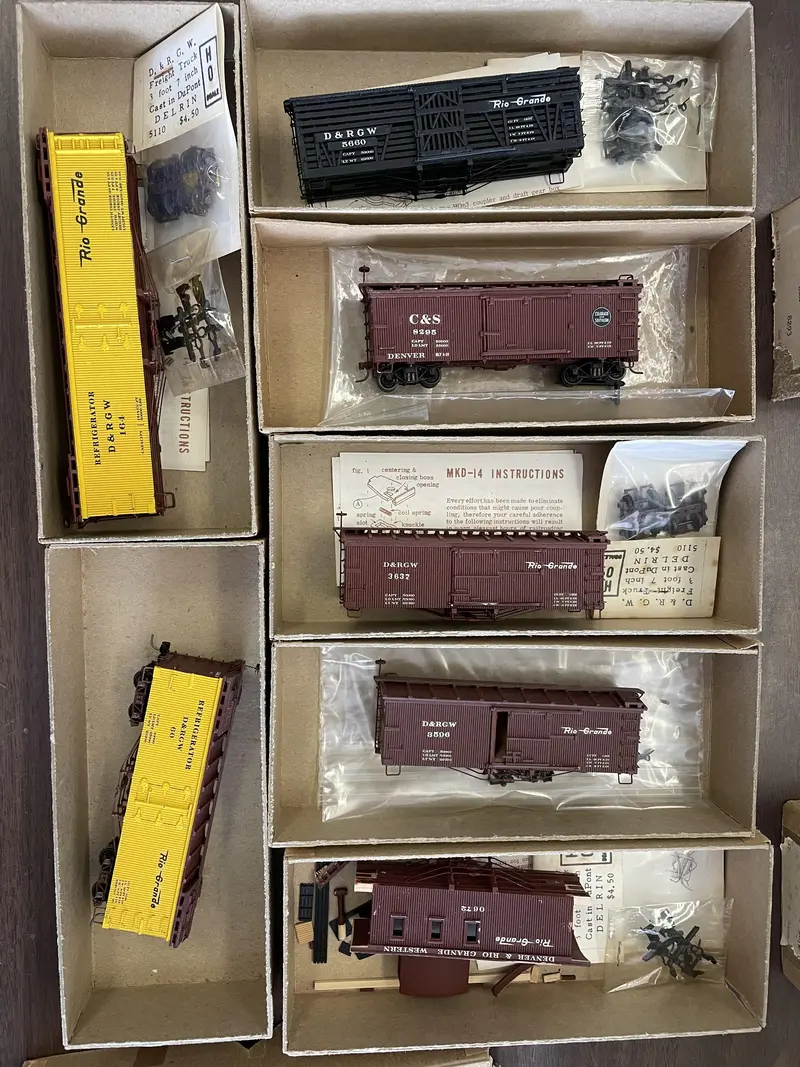 Pacific Traction Train Car Set 1