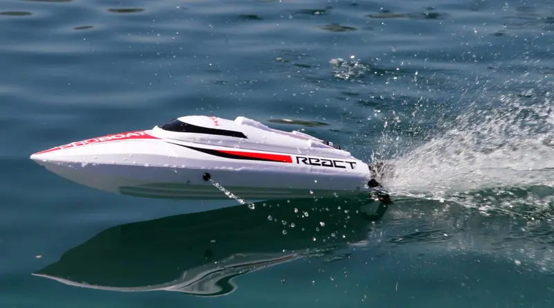 React 17 Inch Self-Righting Rtr Deep-V Boat 1