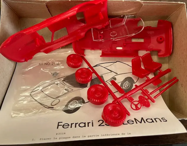 Snapfit :Ferrari 250 Lemans (International Sports Car) - 1/32 Scale 2